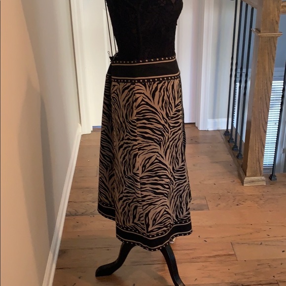 Silkland Skirt - Picture 3 of 8